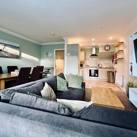 The Coastal Escape Villa Bournemouth Exteriör bild