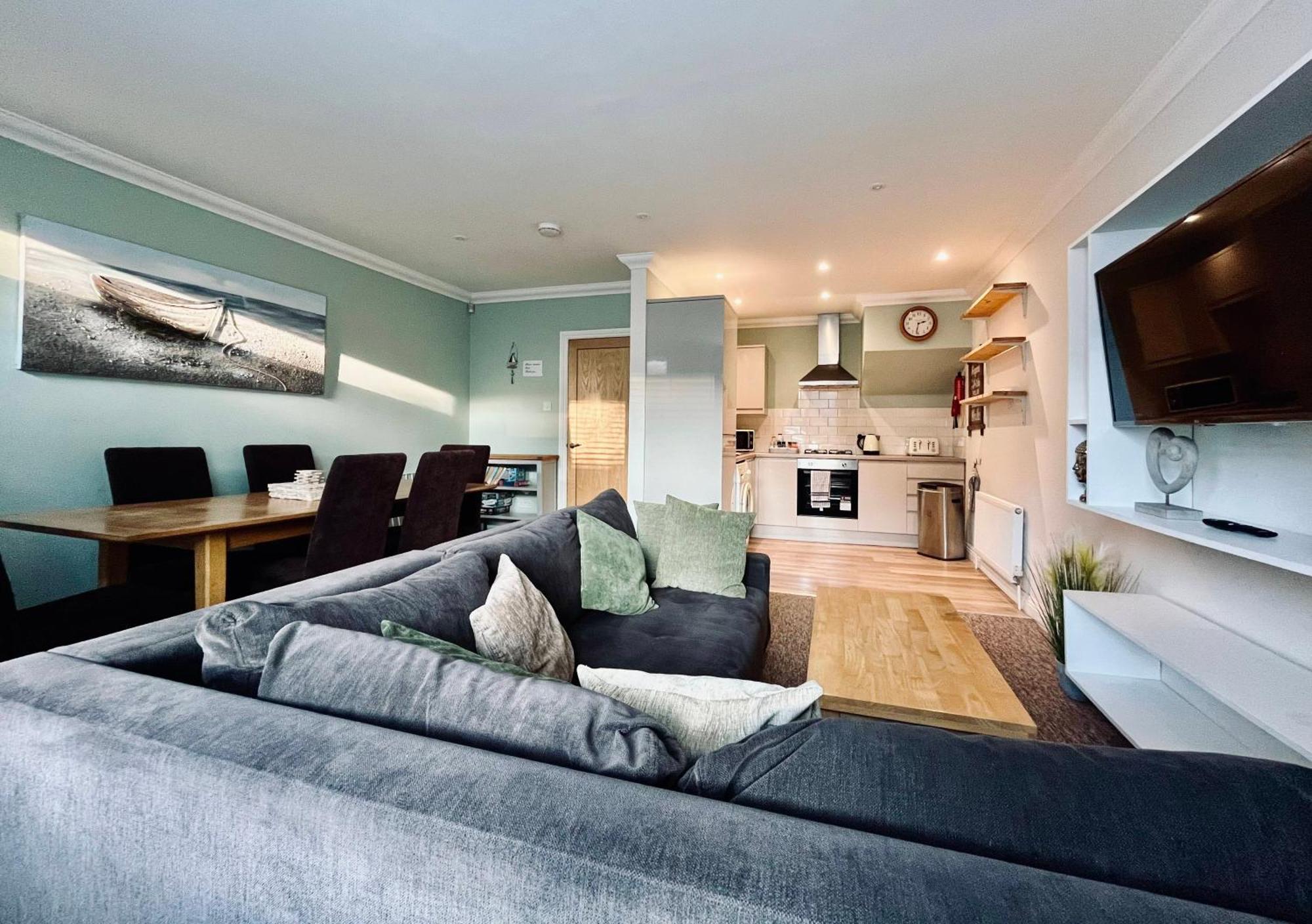 The Coastal Escape Villa Bournemouth Exteriör bild